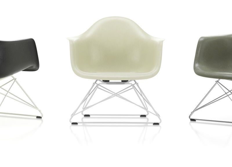 EAMES FIBERGLASS ARMCHAIR (fauteuil) LAR - Coque polyester teinté, renforcé de fibre de verre
